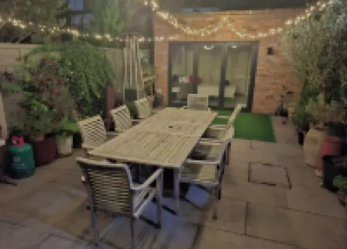 Elegant Garden Flat - Raynes Park