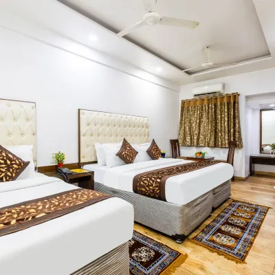 Hotel Kabeer Near New Delhi Railway Station Отели рядом с достопримечательностью «Пахар-Ганж»