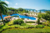 Colina 5E 2 Bdr Garden View in Los Suenos - parking