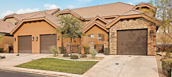Zion's Den Townhouse Hotels in Washington