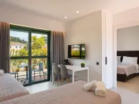 Cape Resort Hotels in Esperii