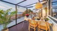 Yeosu Dangdangi Dog Family Pension Gold