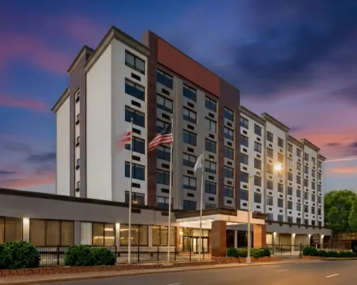 Holiday Inn Express & Suites WASHINGTON DC -  NOMA by IHG Hotels near Arboretum Recreation Center