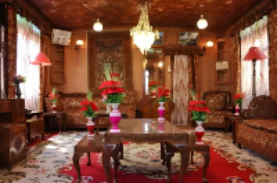 Chicago Group of Houseboats