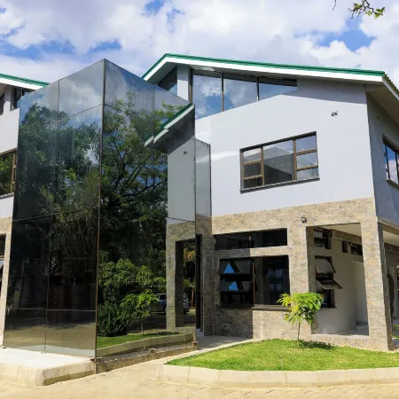 Samukele Guest House Отели в г. Хараре