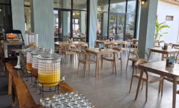 Pine Tree Beach Hotel