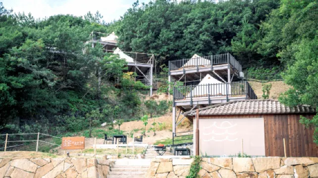 Tentoumi Shibukawa Beach Glamping Hotel di Tamano