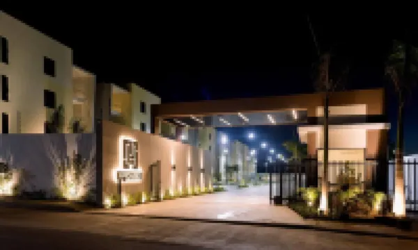 Mountain and Pool Modern Apartment فنادق في 