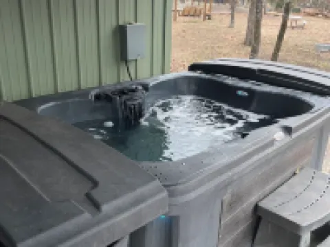New Cabin on Private Lake with Hot Tub, Gas Grill, Fire Pit & Swings Hotels in Sequoyah County