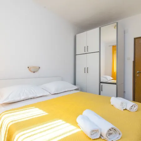 Apartments Jakov Hotels in Mirca