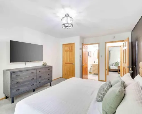 A Family Woodland Retreat Hotels in Penn Forest Township