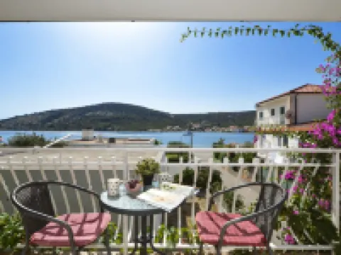 Apartments Paz Hotels in Vinisce