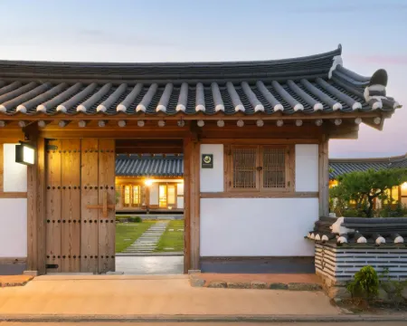 Gyeongju Wadamjung Hanok Pension Hotels in Gyeongju