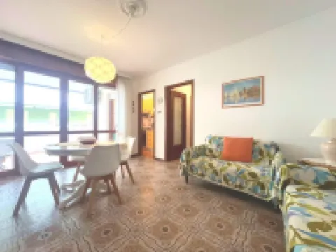 Sunny beachside apartment in Grado