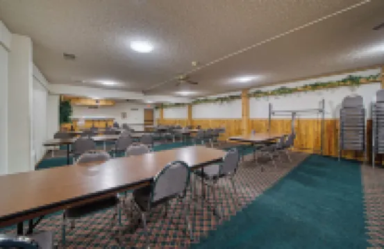 Super 8 by Wyndham Sturgis