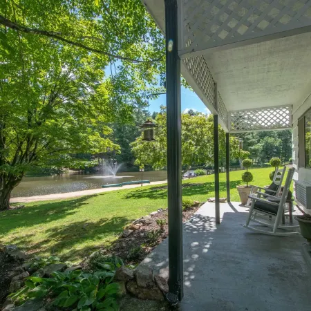 Stone Studio Lakefront Pool Access