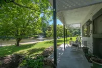 Stone Studio Lakefront Pool Access