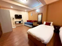 Hotel Triratna