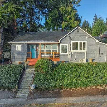 Bremerton Home: 2 Mi to Ferry & Boardwalk