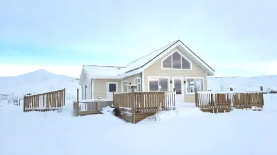 미드라운 - 라바 리조트  호텔