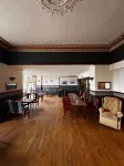 Pinegrove Hotel