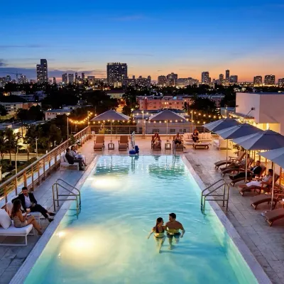 The Betsy Hotel, South Beach Отели рядом с достопримечательностью «Особняк Версаче»