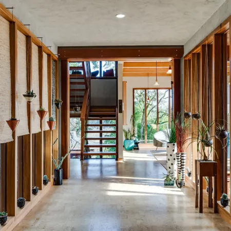 Lumbermill Modern - Zen Sanctuary Near U Of O 3 Bedroom Home