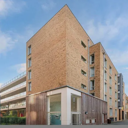 Stunning 2BR Flat With Balcony
