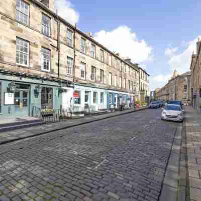 Stylish West End 1-Bed - Prime Location Others