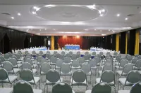 El Mouradi Palm Marina - Families and Couples Only - 5-Star
