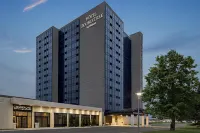 DoubleTree by Hilton Pointe Claire Montreal Airport West - Wifi