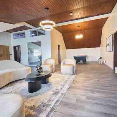 THE CARRINGTON SUITES Others