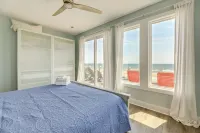 Beachfront Oasis w/ 2 Large Decks, BBQ & Views! - Beach