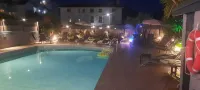 The Devon Court - Ocean View