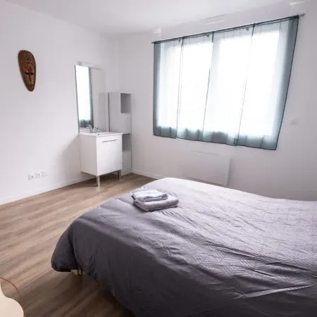 Chez Jean  Hyper centre  4 Chambres  wifi  8 pers
