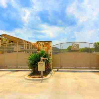 RG 208 Rivendell on the Guadalupe Rooms