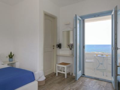 Stratos Apartments & Studios