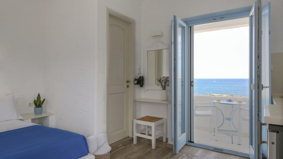 Stratos Apartments & Studios