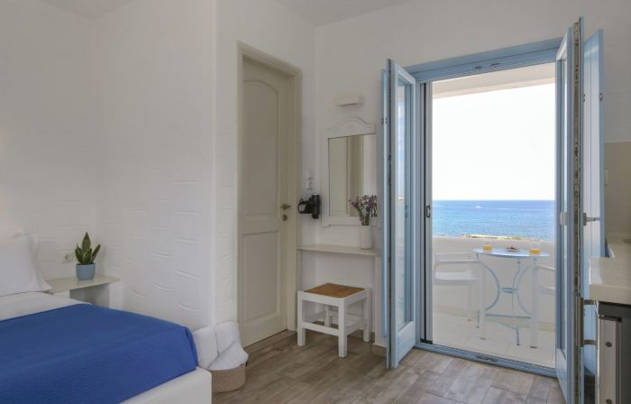 Stratos Apartments & Studios
