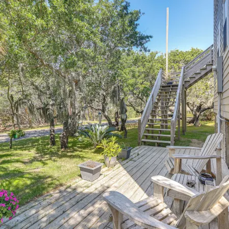 < 1 Mi to Ocean! OBX Condo w/ Decks, Pets Welcome