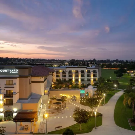 Courtyard San Diego Airport/Liberty Station Отели рядом с достопримечательностью «Харбор-Айленд»