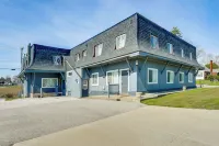 Explore Port Huron! Cozy Condo w/ Creek Views - Lejligheder
