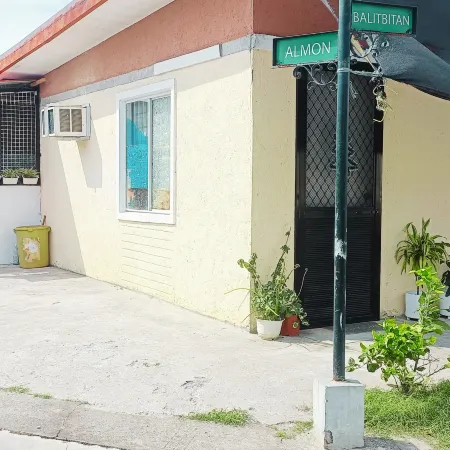 Amigas Transient House
