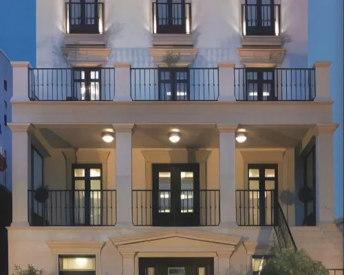 Arc de Triomphe by CityBookings Hotels near Kiseleff