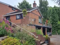 Quiet, Modern Ground Floor Annex Near Theatr Clwyd Hotels in Mold
