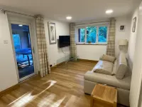 Quiet, Modern Ground Floor Annex Near Theatr Clwyd Hotels in Mold