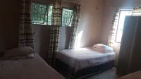 Room-Comfy Room with Dstv and Aircon IN - Pensions