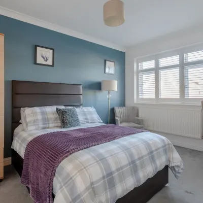 Apple House Wembley -Double Ensuite Hotels near Yeah