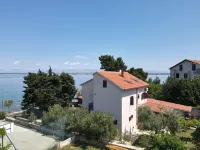 Beachfront Studio-Apartment Spazzio - Ocean View