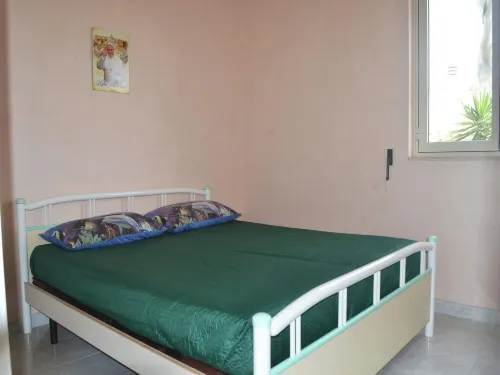 Central Holiday Home with Terrace and Garden; Parking Available - parking